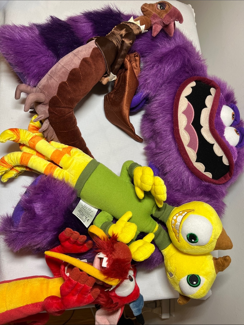 MONSTERS UNIVERSITY & Mulan Plush Character Bundle
LIKE NEW
Collectible